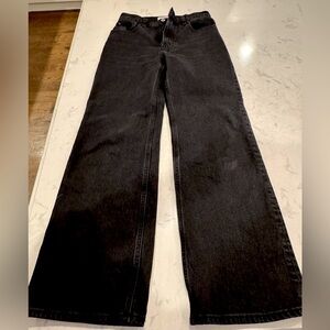 Abercrombie High Rise 90s Relaxed Jean - Size 25 Short, Black (worn once)